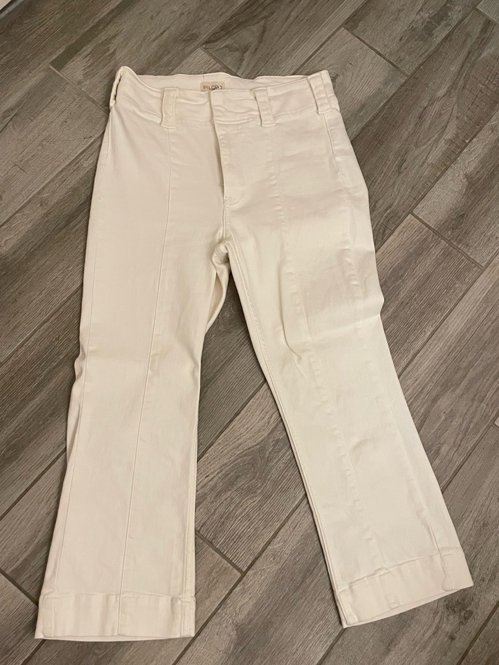 Pilcro Anthropologie white cropped jeans Sz 28 like new stretchy w front seam